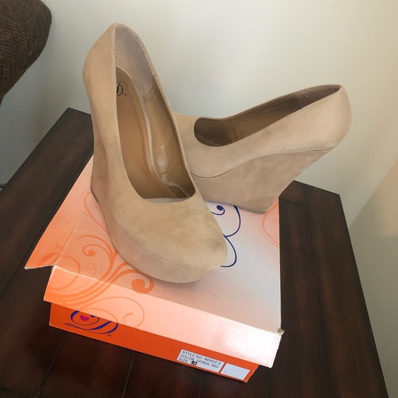 Wedges - Picture 1 of 1